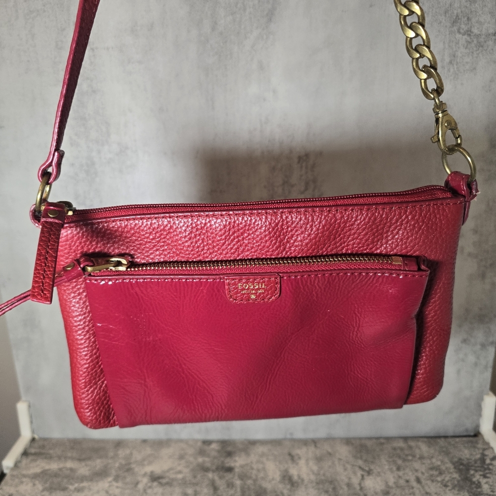 Fossil Red Leather Crossbody Bag With Front Pocket Zip Top Read